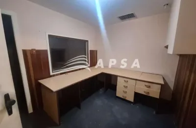 No coração vibrante de copacabana, a poucos passos da icônica praia, encontra-se um excelente conjun