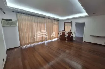 Venha conhecer este amplo apartamento de 3 quartos, sendo uma suíte com closet e armários planejados