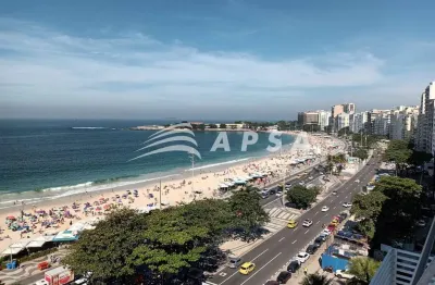 Na icônica avenida atlântica, em copacabana, encontra-se um elegante apartamento de um quarto que é