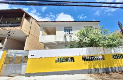 Excelente apartamento 2 quartos no pechincha.  venha conhecer esse charmoso apartamento térreo em po