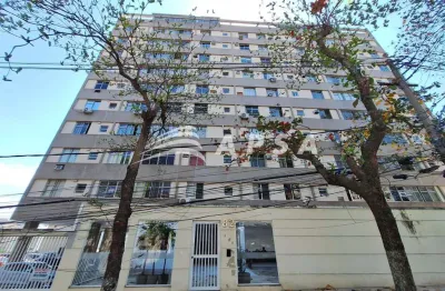 Ótimo apartamento de 56 m² para locação, sendo sala ampla e arejada, 02 (dois) quartos com armários