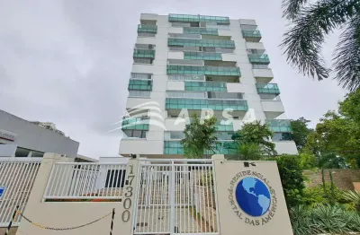Excelente apartamento, 83m2, composto por sala ampla com dois ambientes com sacada vista de frente,