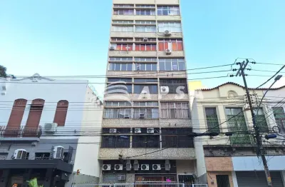 Apartamento com vaga de garagem, 119 m2 composto por: sala, 03 quartos, banheiro social, cozinha, ár