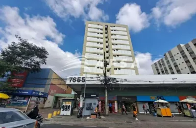 Sala comercial com 31 m², ampla, 02 lavabos, 01 vaga de garagem.  localizado em condomínio comercial