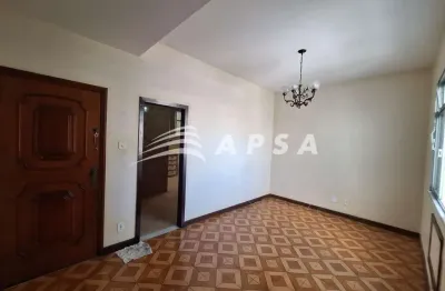 Excelente 2 quartos na abolição  charmoso apartamento no largo da abolição, melhor ponto do bairro,