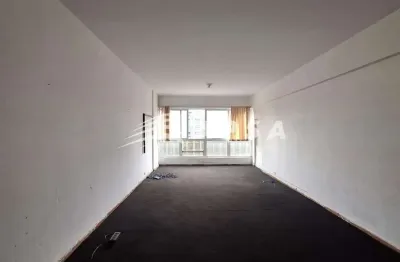 Sala comercial no centro do rio, está a sala ideal para o seu negócio decolar. ampla, versátil e com