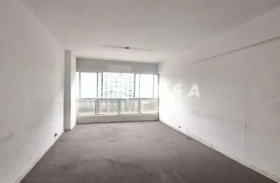 Sala comercial no centro do rio de janeiro que une praticidade e espaço para crescer. com layout amp