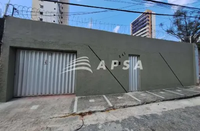Ótima casa bem próximo a avenda aguanambi ( duas quadras). casa bastante segura,muro alto, com cerca