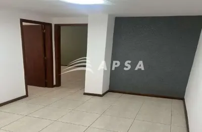 Em um dos endereços mais charmosos de copacabana, na rua gastão bahiana, encontra-se este lindo apar