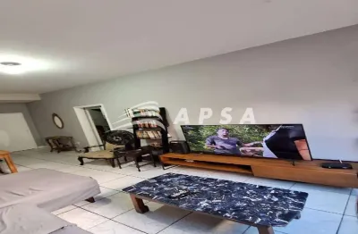 Descubra o charme de viver em um dos bairros mais desejados da zona sul! este lindo apartamento de 9