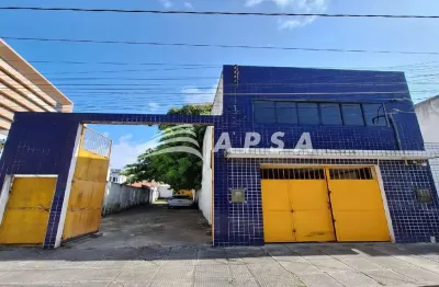 Imóvel comercial com 300 m², localizado no centro de maceió, a poucos metros da praia. conta com amp