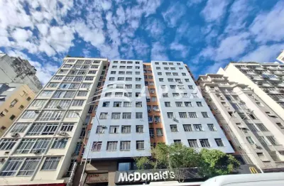 Otimo apartamento de cerca 75 m² , sendo sala, 2 quartos , banheiro social, cozinha com área de serv