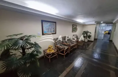 No coração do estácio, a poucos passos do metrô, está este amplo e arejado apartamento de 2 quartos,