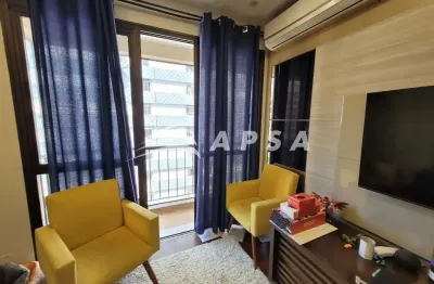 Maravilhoso apartamento disponível para locação, com 2 varandinhas tipo sacada, uma charmosa sala em