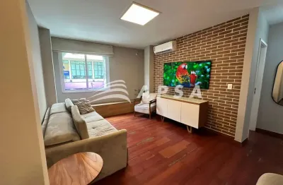 Imagine viver em um apartamento 100% reformado, assinado por arquiteto, com vista direta para o icôn