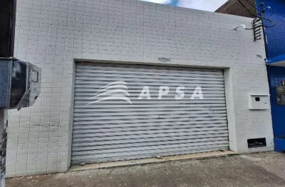 Ótimo ponto comercial em rua estratégica e bem movimentada, próximo a ponto de ônibus, faculdade, re
