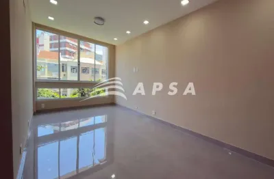 Apartamento reformadíssimo no leblon, 104m, andar alto, vista livre, arejado,  composto por:  ampla