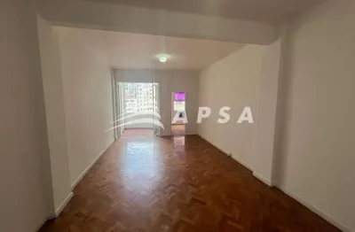 Em meio ao coração pulsante da cidade, encontra-se um lindo apartamento de 3 quartos que exala confo