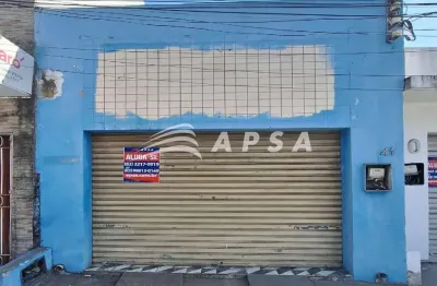 Ótimo ponto comercial em rua estratégica e bem movimentada, próximo a ponto de ônibus, faculdade, re