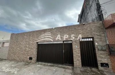 Casa com 2 quartos em castelo branco  com em média 70m², composto por sala ampla, cozinha, 2 quartos