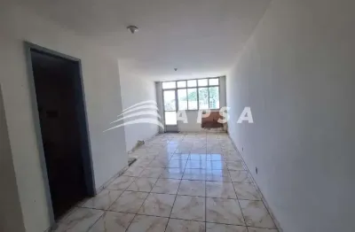 Imagine estabelecer seu negócio em uma loja na cobertura de frente, um espaço singular que une ampli