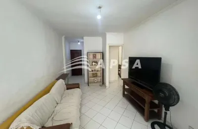 Em uma das ruas mais charmosas de laranjeiras, um apartamento iluminado revela seu encanto. de frent