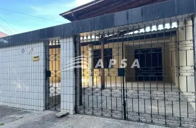 Casa plana próximo ao parque del sol. bem em frente a capela nossa senhora de lourdes. vaga para doi