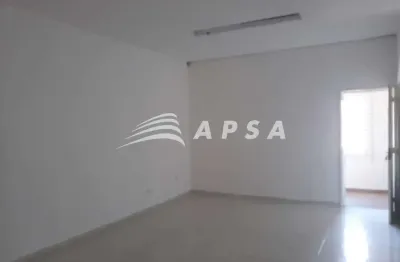 Excelente flat contendo 1banheiro social,  com 1 garagem coberta, 38 metros quadrados, localizada em
