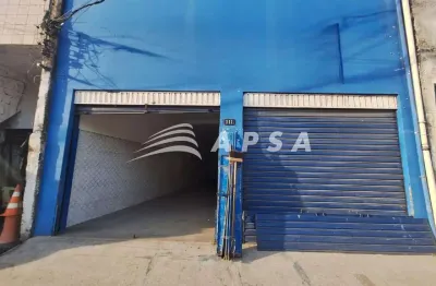 Lojão comercial, frente de rua, composto por: 220m² dividido em 2 ambientes, loja e sobre loja, e 2