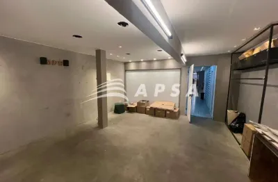 No coração vibrante de copacabana, um lindo conjunto de duas salas comerciais unificadas ganha vida