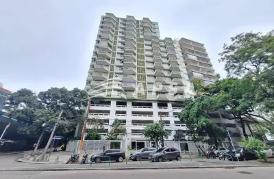 Apartamento com linda vista em andar alto, sendo sala com ar condicionado split , varanda, 02 (dois)