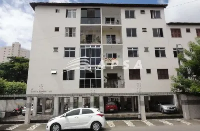 Apartamento amplo com varanda, garagem, 03 quartos sendo 01 suite, cozinha, dependencia de empregada