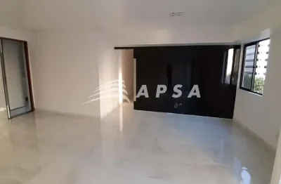 Apartamento em ótima localização na ponta verde. edificio anthony leahy conta com portaria 24 horas,