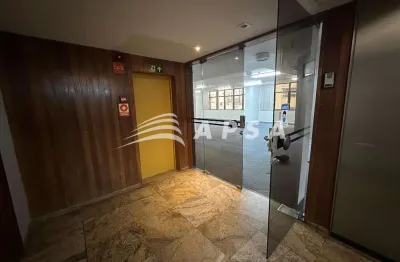 Imagine seu negócio ocupando um andar comercial exclusivo de 364 m², pensado para oferecer liberdade