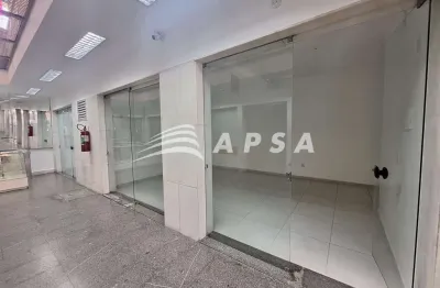 Destaque seu negócio em um dos pontos mais movimentados da região: esta loja pronta para uso, com ba