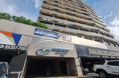 Seu negócio começa no endereço certo! Sala comercial primeira locação, com 20 m² e lavabo, está pron