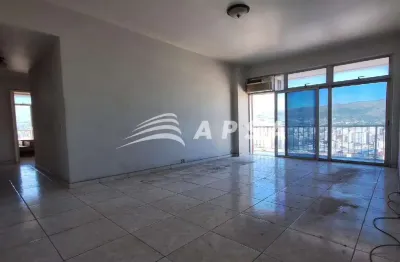 No méier, este apartamento de 78m² entrega espaço na medida certa para o dia a dia. a planta é bem d