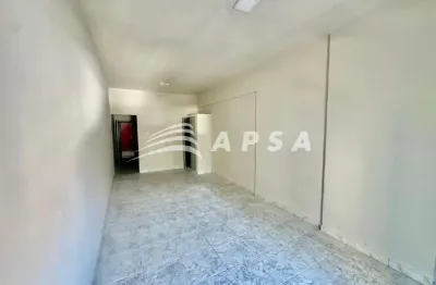 Em copacabana, nasce uma linda sala comercial que inspira profissionalismo desde a porta. A recepção