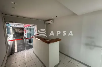Na avenida das américas, uma sala comercial que une presença, conforto e estratégia. Logo na entrada