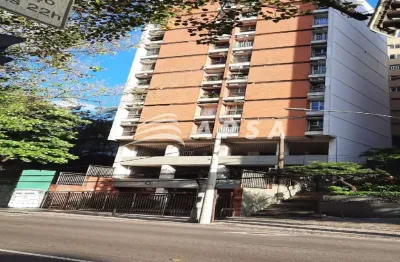 No coração do humaitá, na charmosa rua do humaitá, 207, existe um lindo imóvel reformado que combina