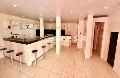 Excelente oportunidade para o seu negócio em amaralina! Loja com 100m², sendo 2 pavimentos (térreo e