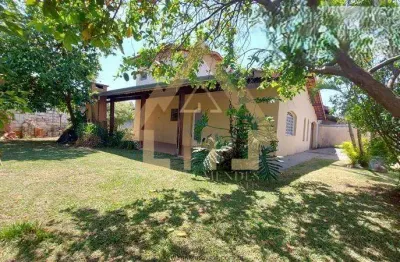 Casa Térrea para Locação em Atibaia, Vila Helena, 4 dormitórios, 1 suíte, 3 banheiros, 4 vagas