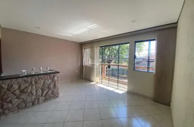 Casa com 3 quartos para alugar na Rua Doutor Lula, 135, Castelinho, Piracicaba