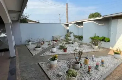 Casa com 3 quartos à venda na Rua João Hipólito, 501, Centro, Saltinho