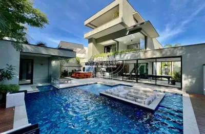 Casa de alto padrão a venda em Riviera de São Lourenço, Bertioga/SP. (Código CA02024)