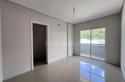 Apartamento diferenciado com 1 suíte + 2 demi suíte no bairro ressacada.