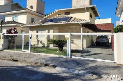 Casa com 5 quartos à venda na rua das cacaueiros, 385, pedra branca, palhoça por r$ 1.800.000