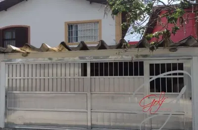 Maravilhoso sobrado no km 14,5 da raposo tavares, c/ 5 dormitórios(1 suíte), sala de estar e de jantar, cozinha, 4 banheiros, 1 depósito e 2 garagens.