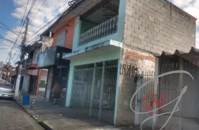 Casa  assobradada 3 dormitórios, 2 banheiros, salão, cozinha 2 ambientes, sala, área de serviço, garagem para 2 carros coberta, 134,60m2 construído, 153,50 terreno.  venda veloso, osasco