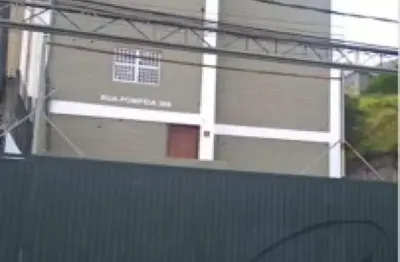 Área de fábrica- 538 m² - pé direito - 9 m - escritório- 269,24 m² - área frontal - 150 m estacionamento